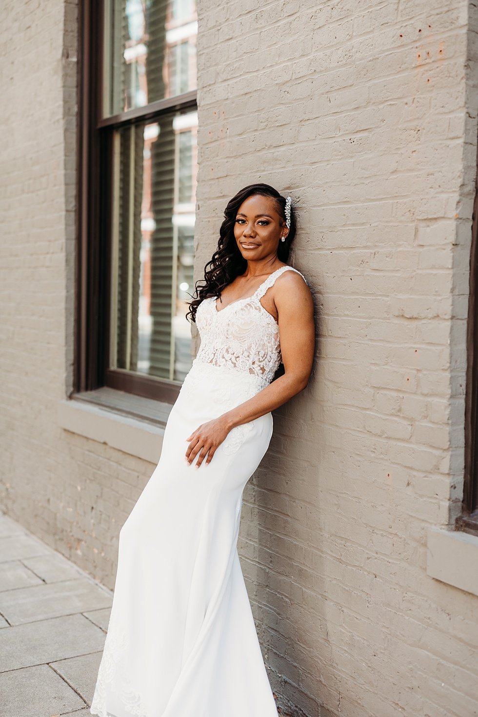  Bridal portraits in downtown louisville, Kentucky. Rooftop wedding and reception at 21C Hotel Louisville 
