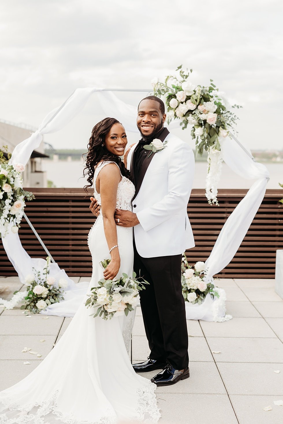  Rooftop bride and groom portraits at 21c hotel louisville, kentucky.  