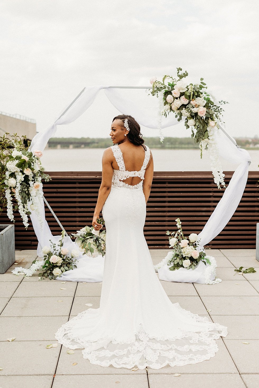  Rooftop bride and groom portraits at 21c hotel louisville, kentucky.  