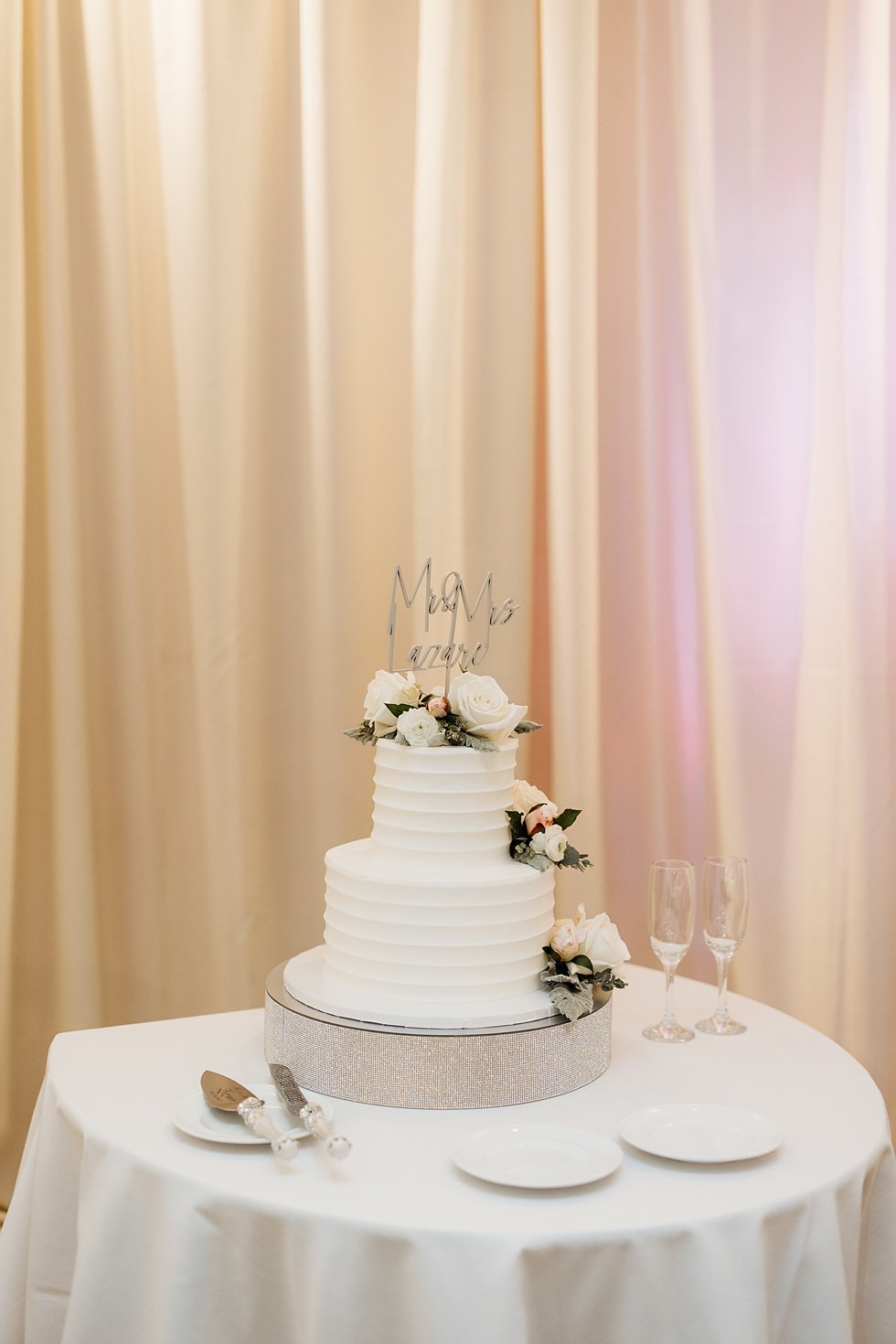  Wedding reception at 21c Hotel Louisville. Rooftop wedding and reception at 21C Hotel Louisville 