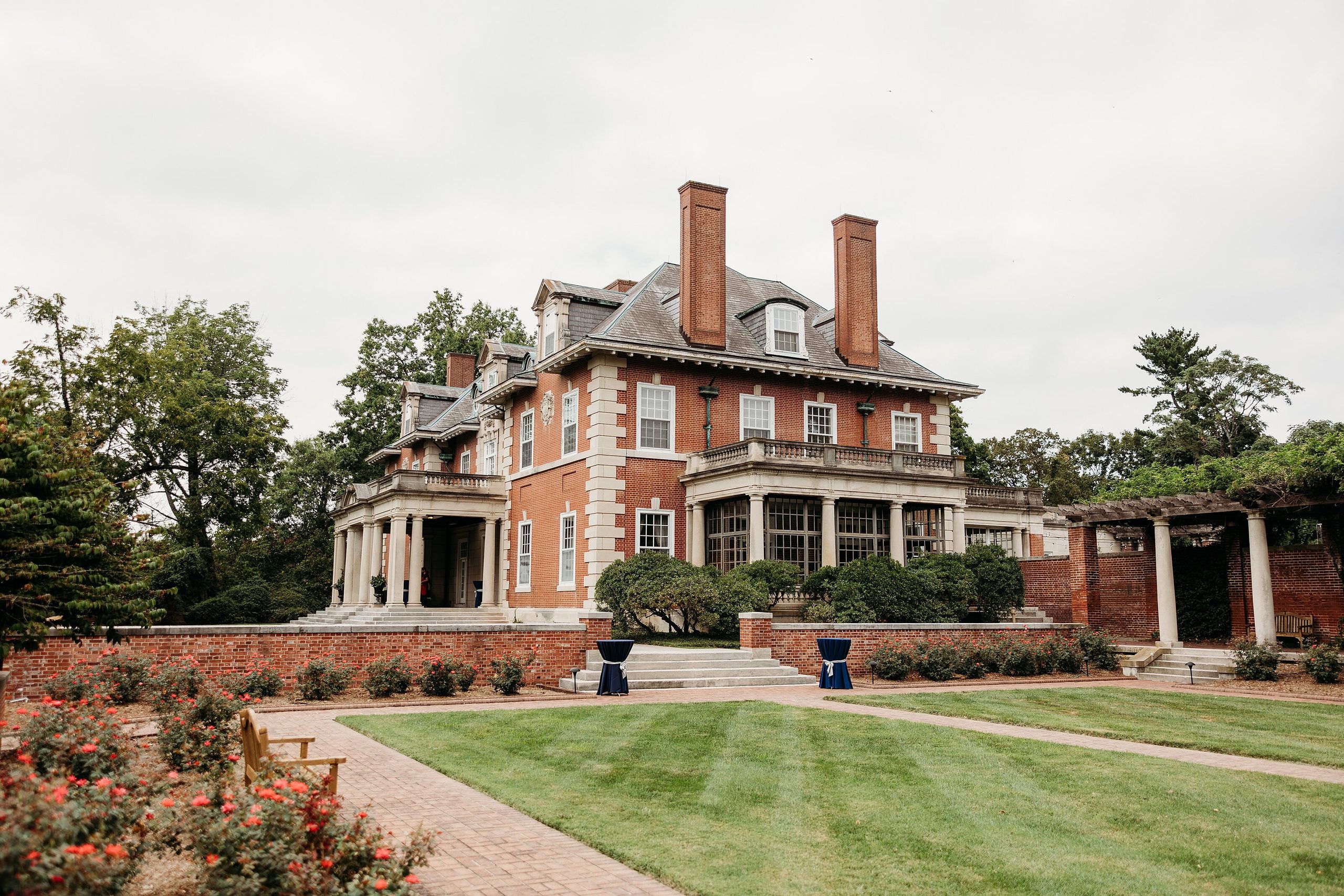Historic Gardencourt wedding venue in Louisville Kentucky.
